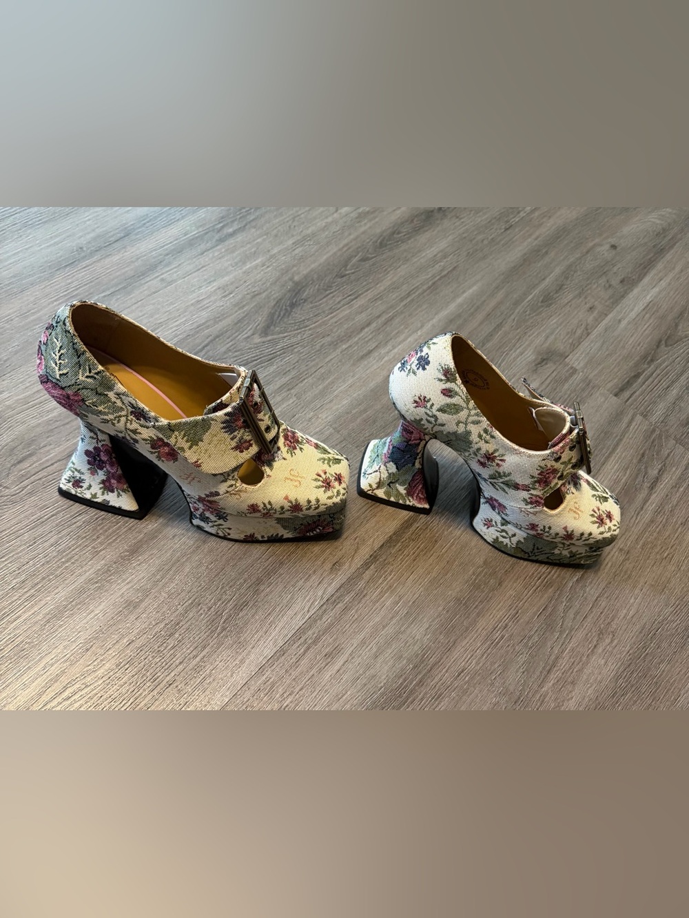 John Fluevog Mega Munster Tapestry Heels 9W - Picture 3 of 6